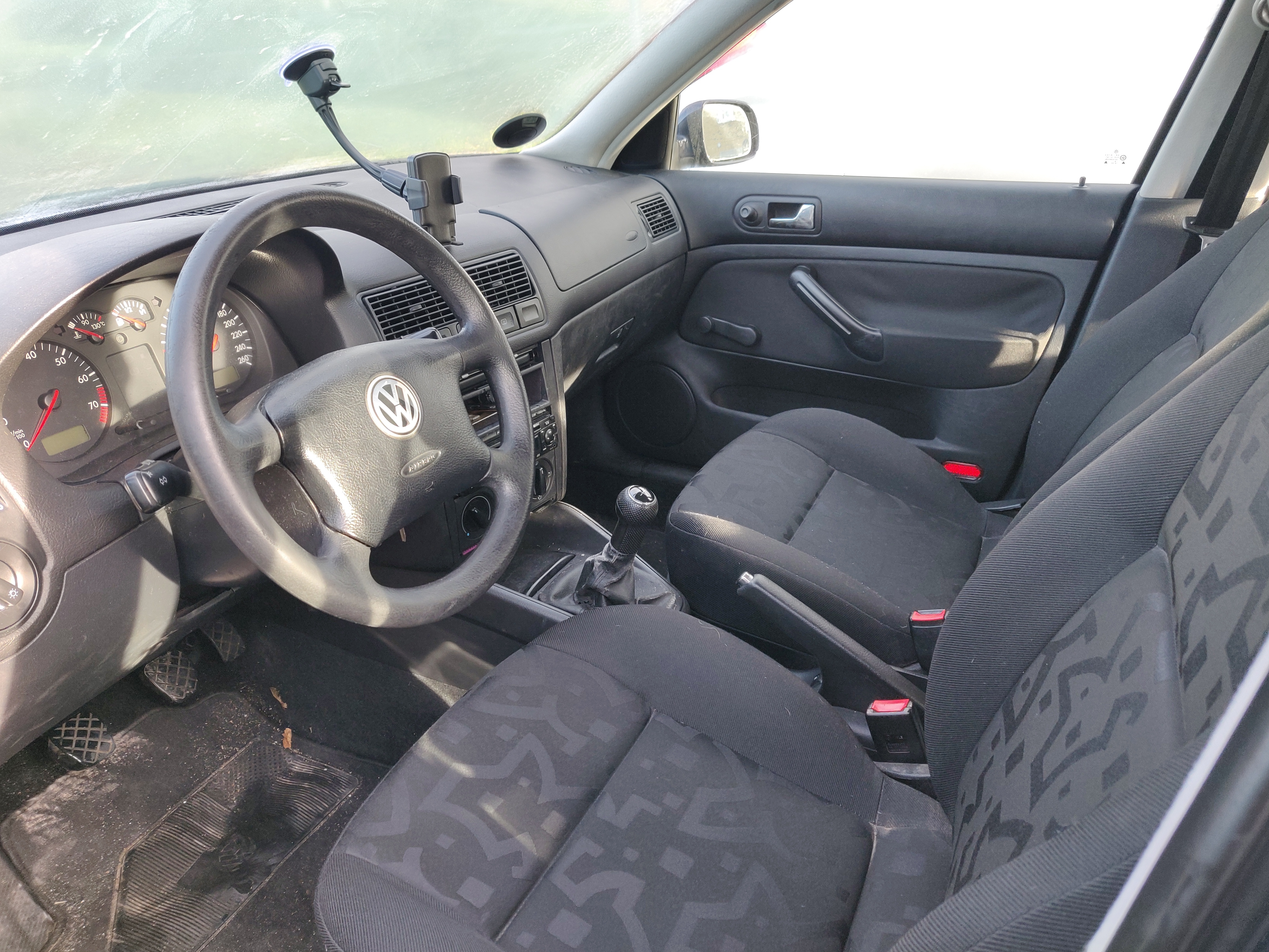 Blå VW Golf IV fra 1998
