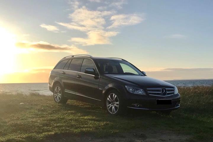 Sort Mercedes C220 fra 2008