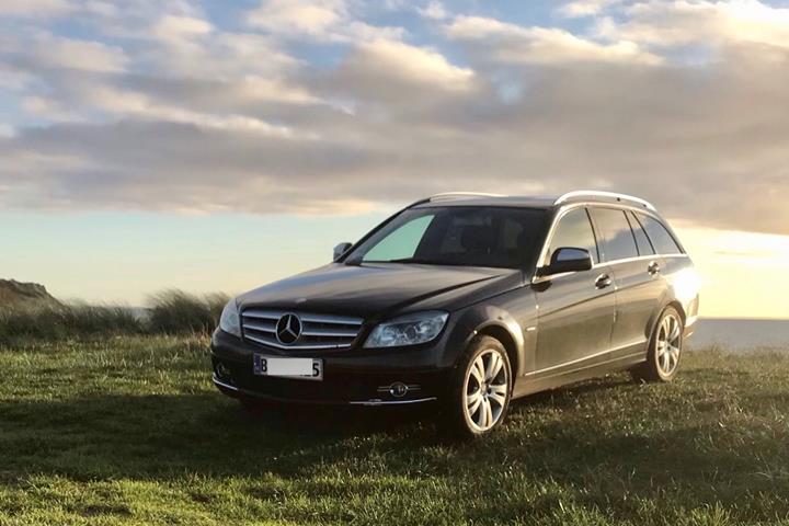 Sort Mercedes C220 fra 2008