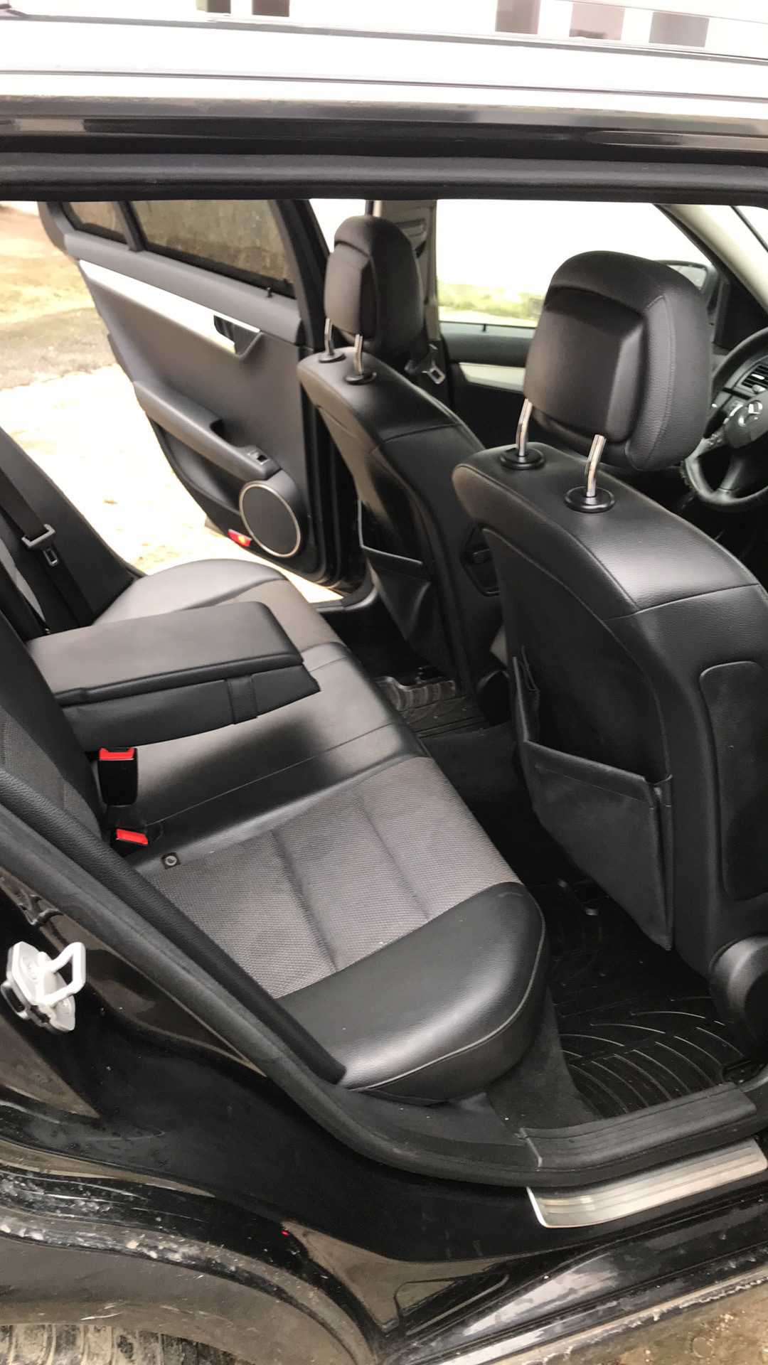 Sort Mercedes C220 fra 2008