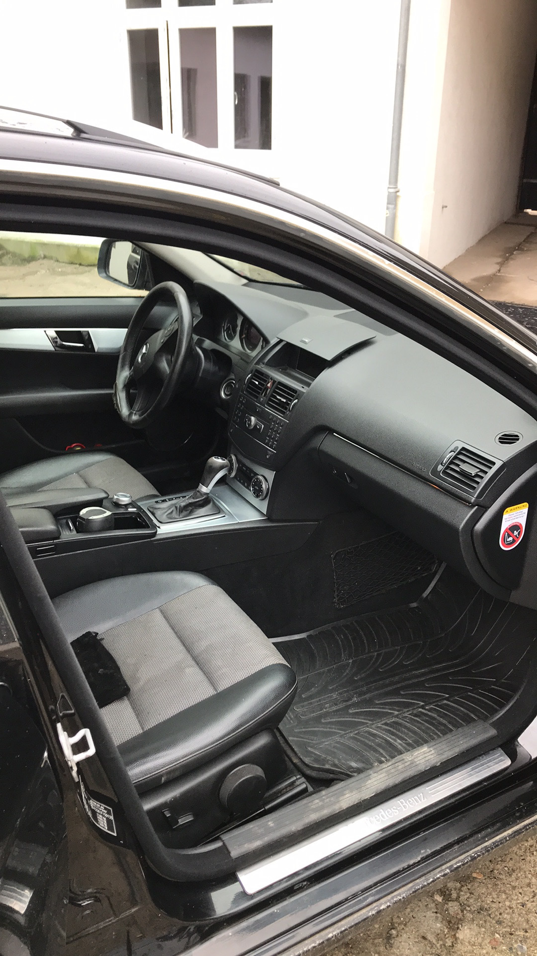 Sort Mercedes C220 fra 2008
