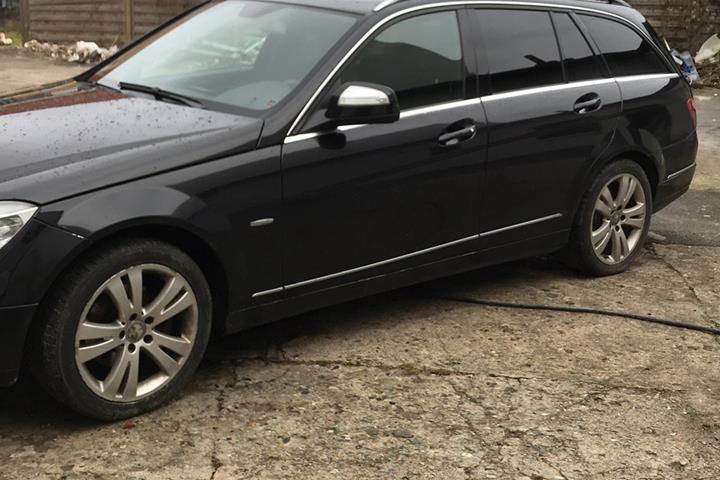 Sort Mercedes C220 fra 2008