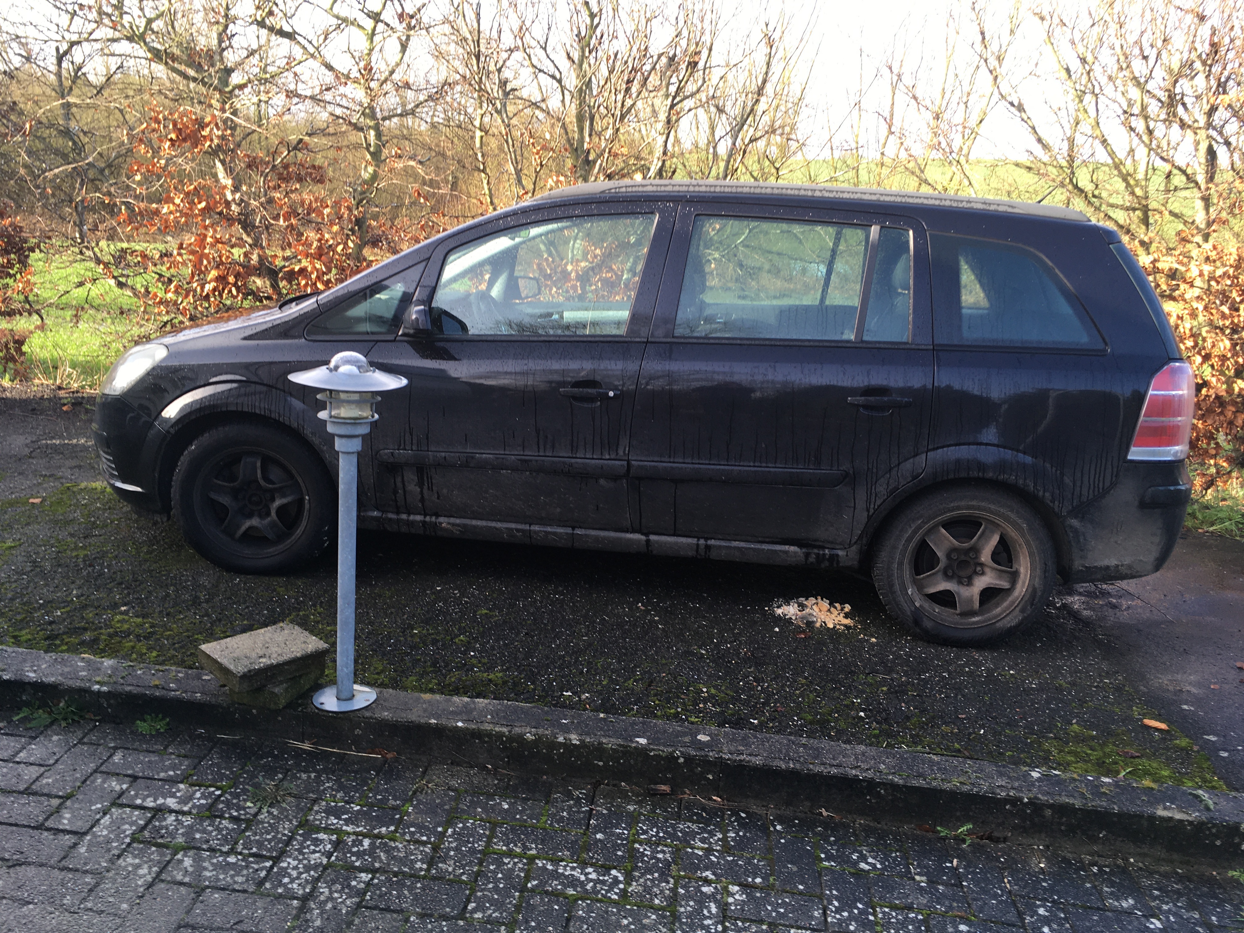 Sort Opel Zafira fra 2005