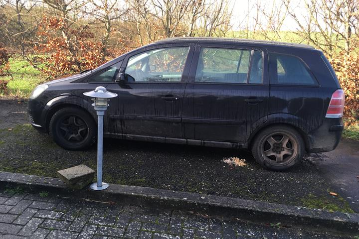Sort Opel Zafira fra 2005