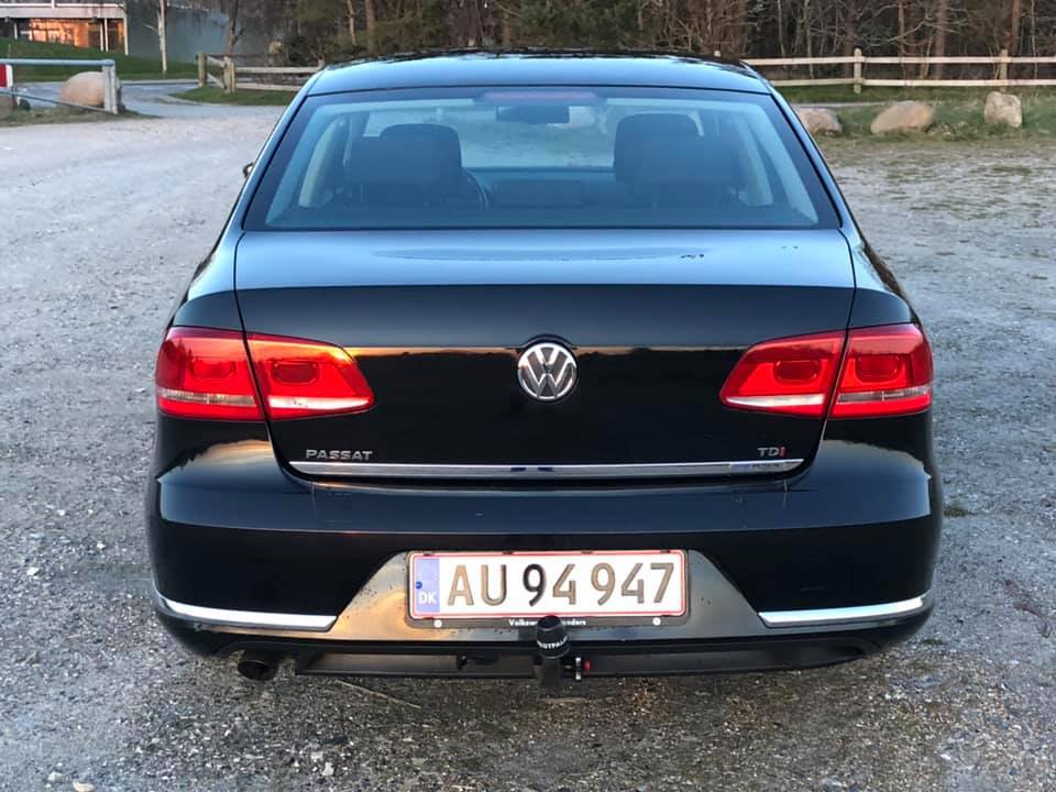 Sort VW Passat fra 2011