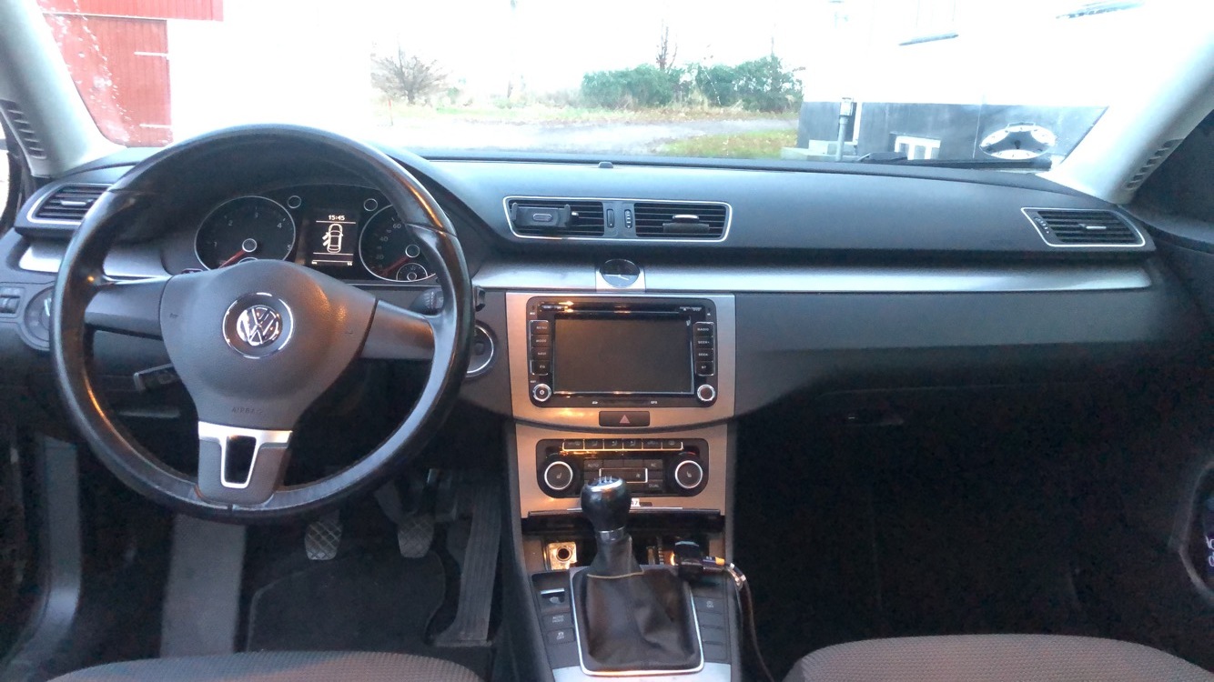 Sort VW Passat fra 2011