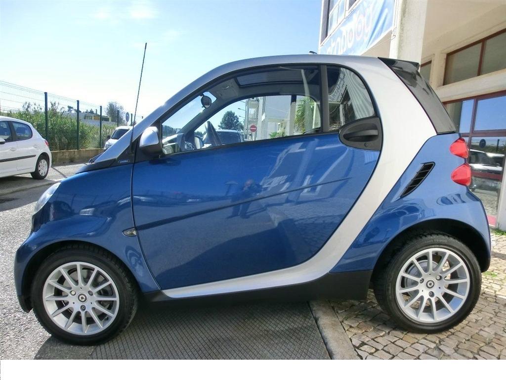 Blå Smart Fortwo fra 2007
