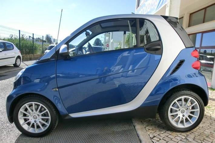 Blå Smart Fortwo fra 2007