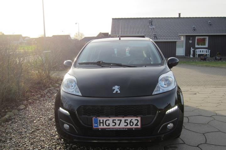 Sort Peugeot 107 fra 2012