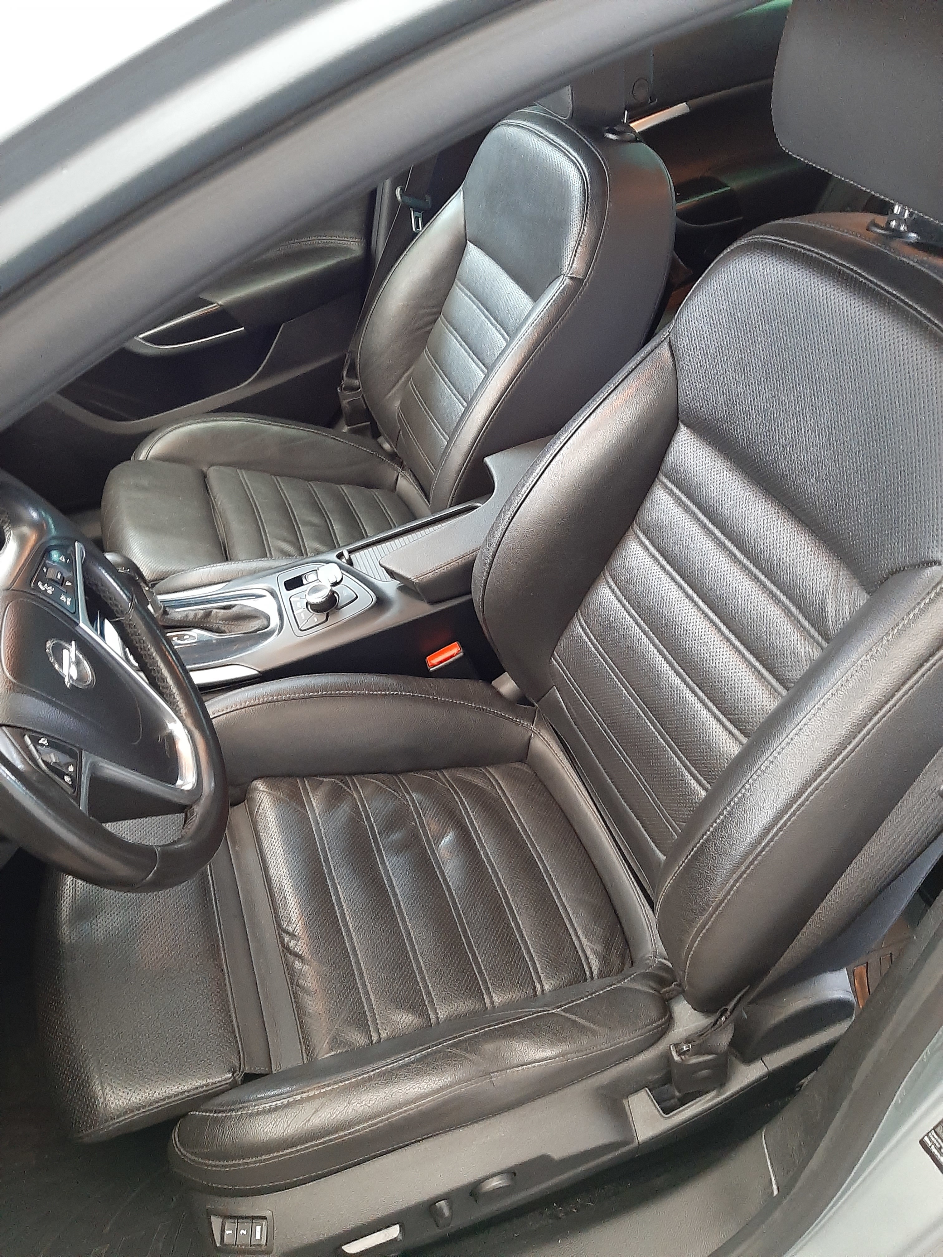Sølv Opel Insignia fra 2011