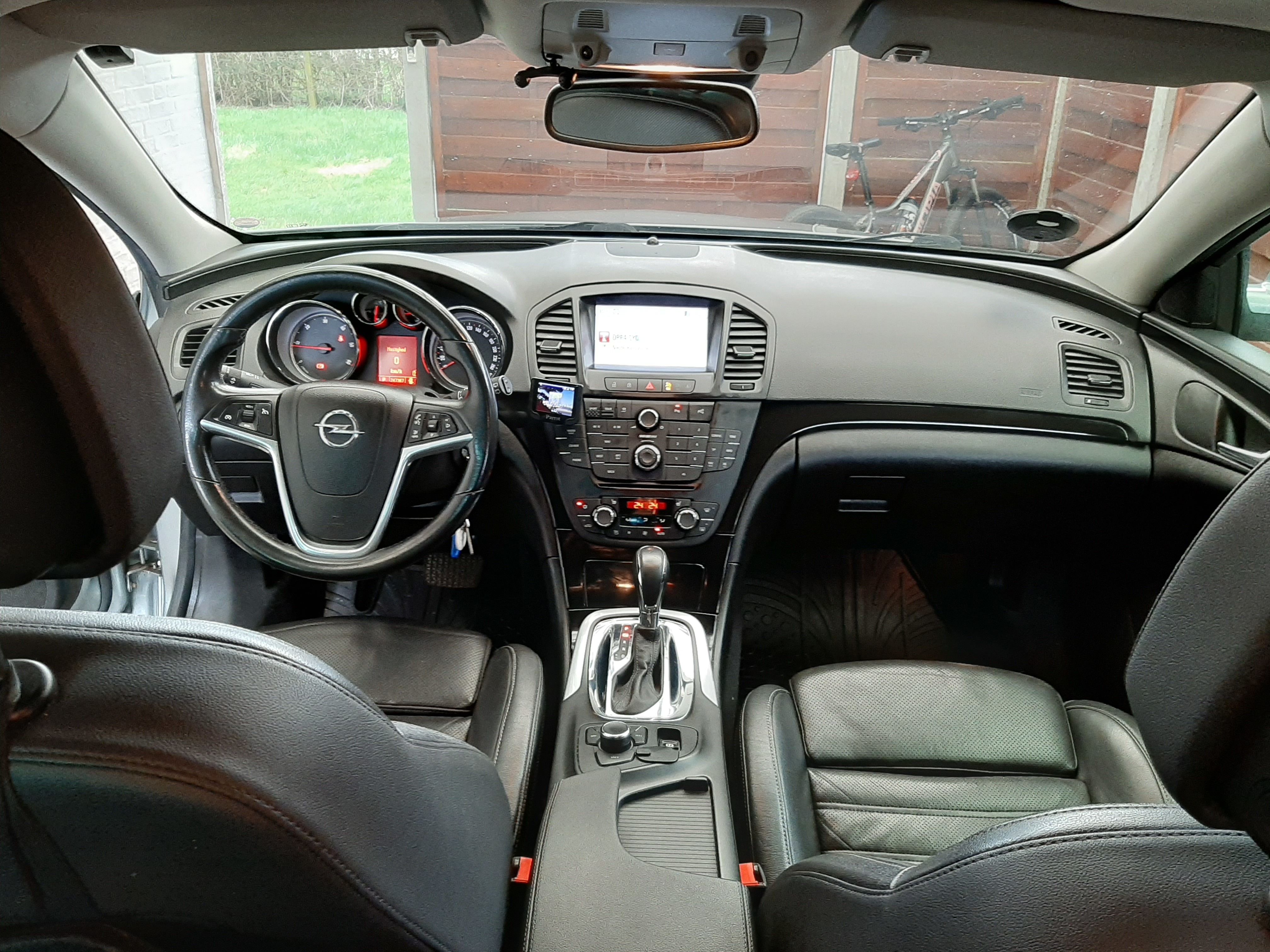 Sølv Opel Insignia fra 2011