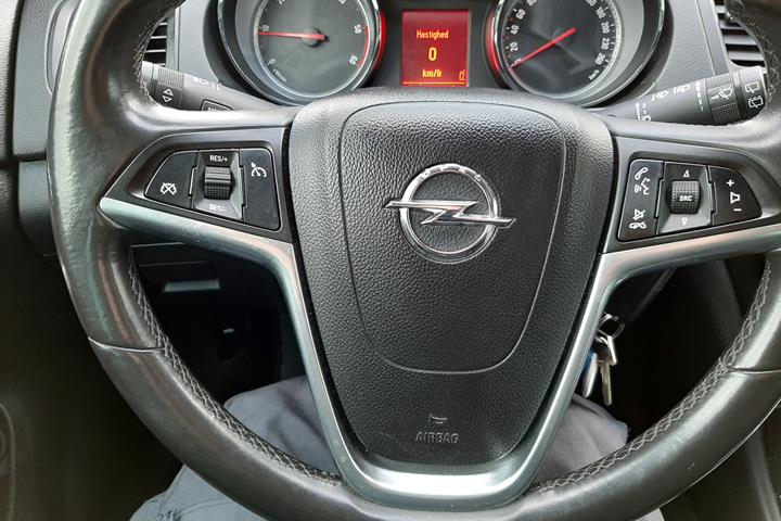 Sølv Opel Insignia fra 2011