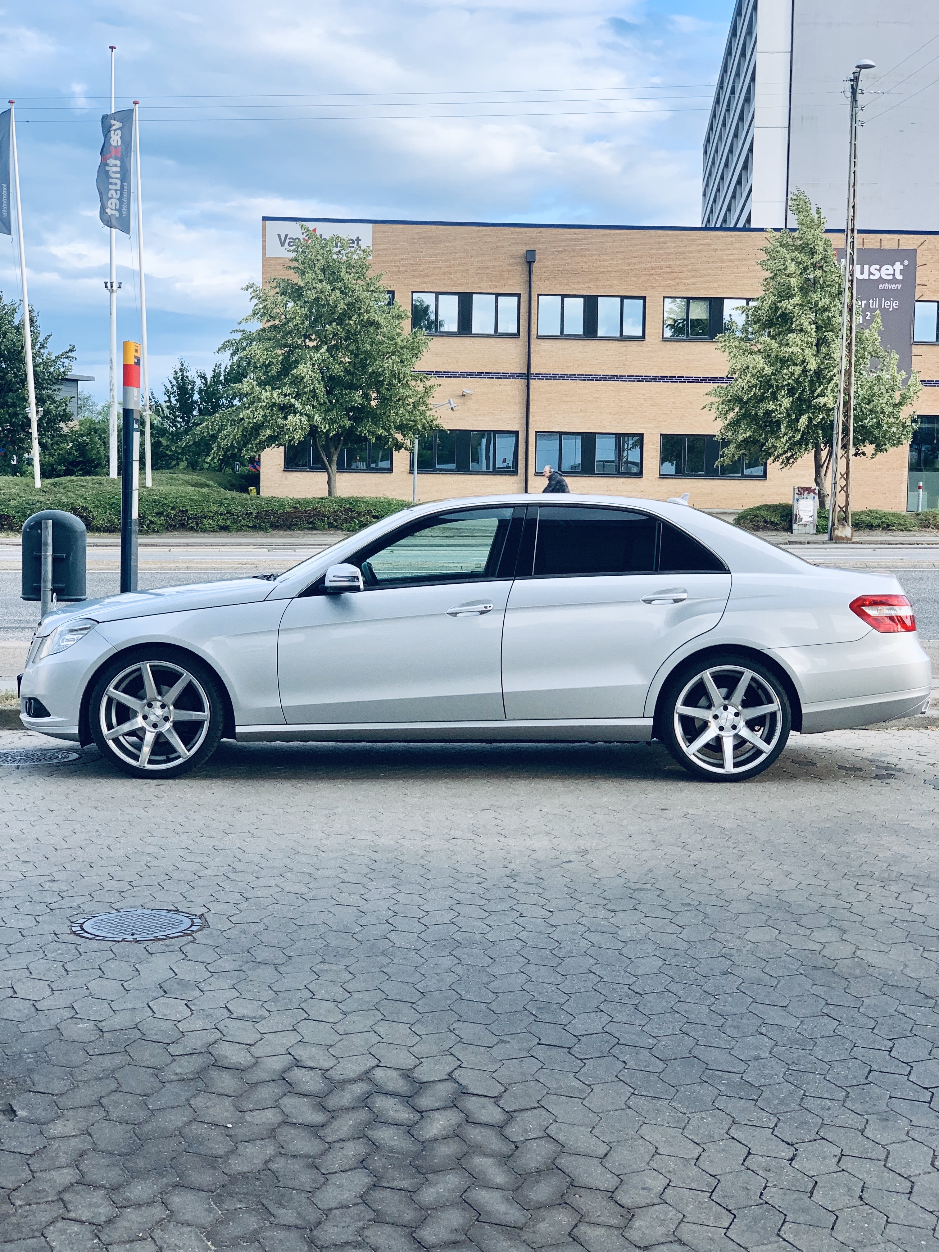 Sølv Mercedes E220 fra 2010