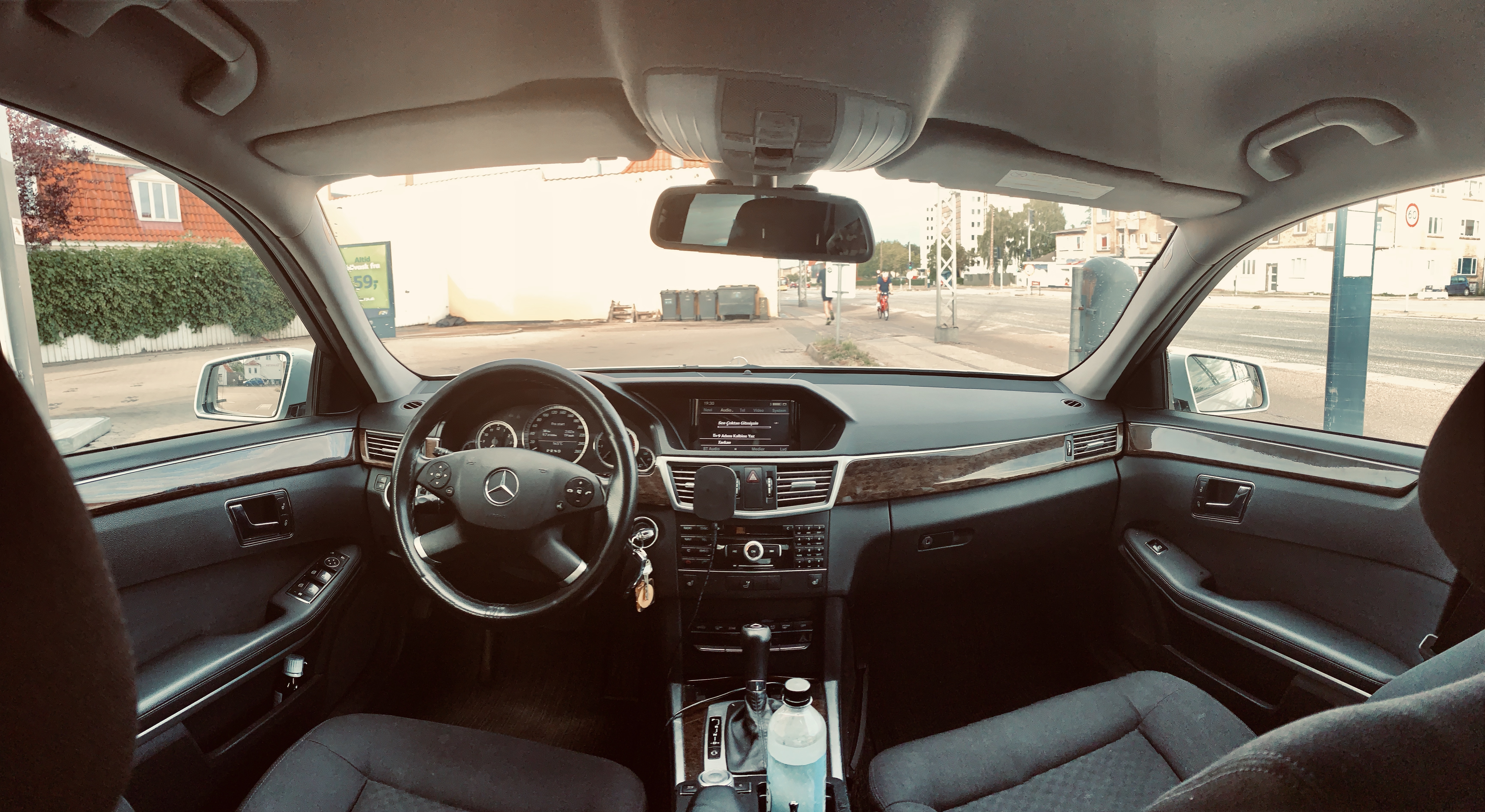 Sølv Mercedes E220 fra 2010