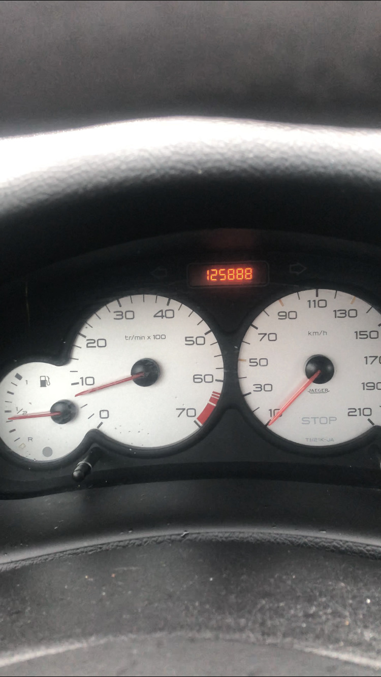 Sølv Peugeot 206 fra 2003