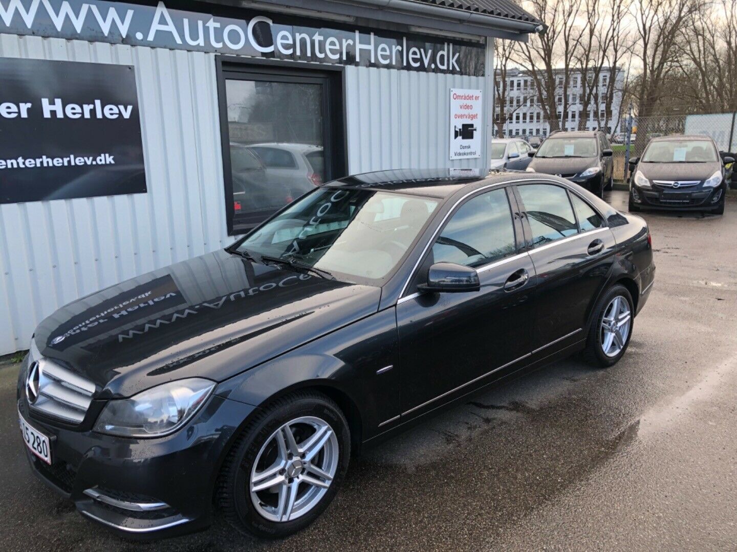 Grå Mercedes C200 fra 2011