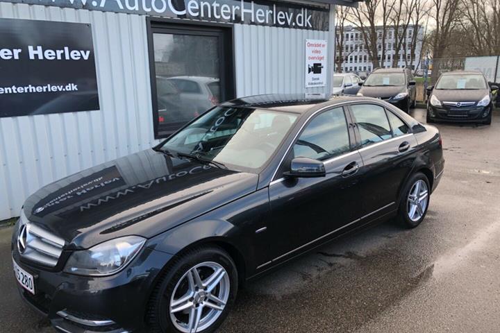 Grå Mercedes C200 fra 2011