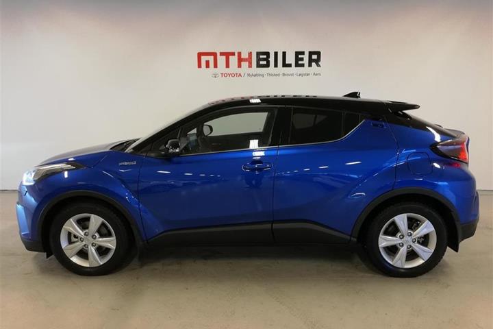 Blå Toyota C-HR fra 2019