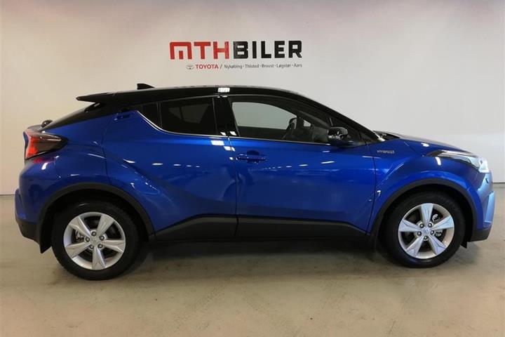 Blå Toyota C-HR fra 2019