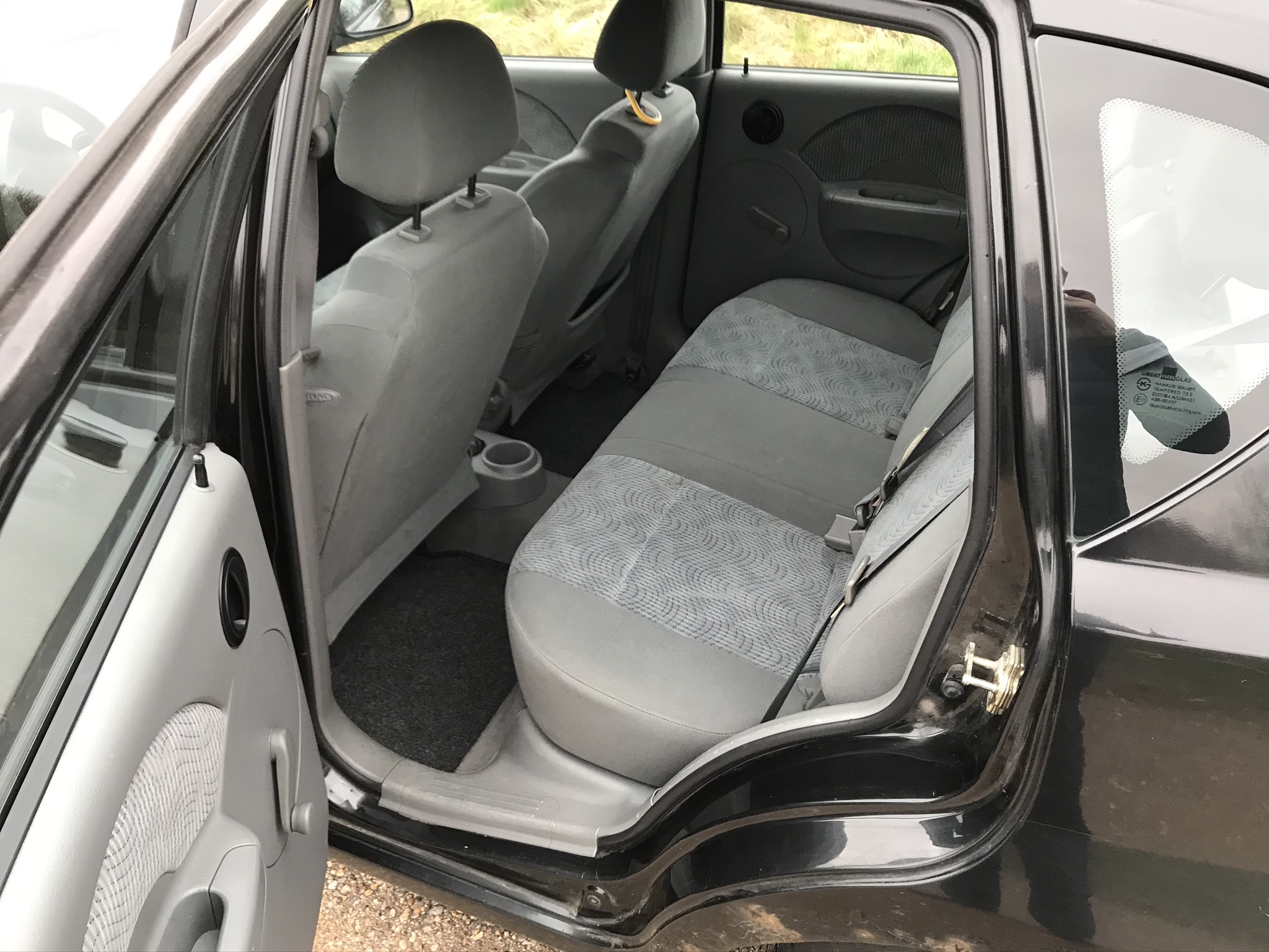 Sort Daewoo Kalos fra 2004