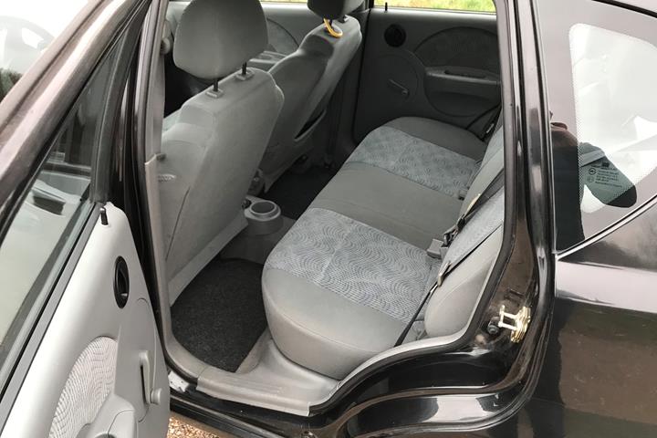 Sort Daewoo Kalos fra 2004