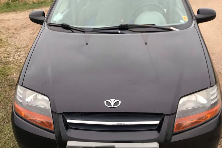 Sort Daewoo Kalos fra 2004