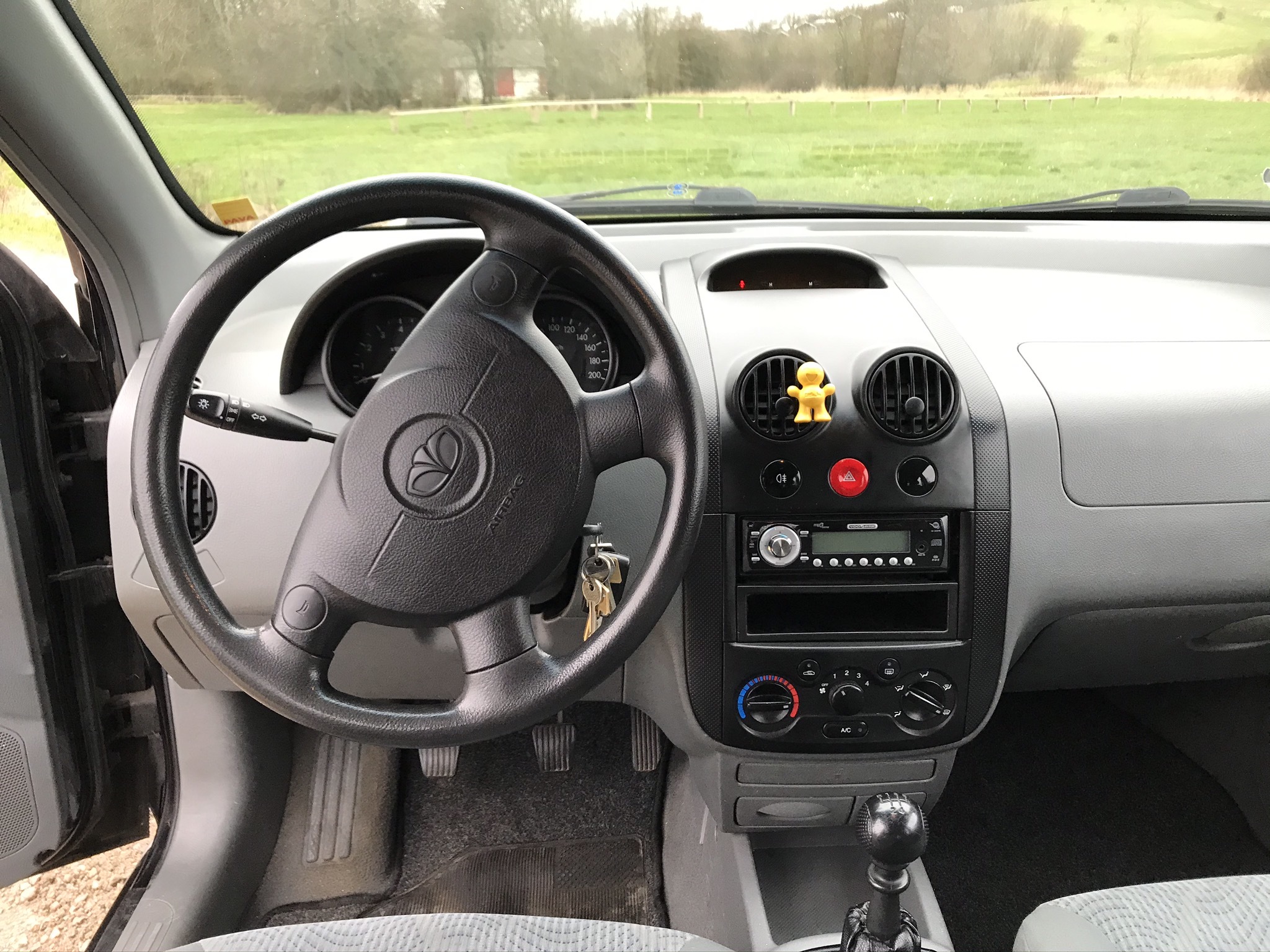 Sort Daewoo Kalos fra 2004