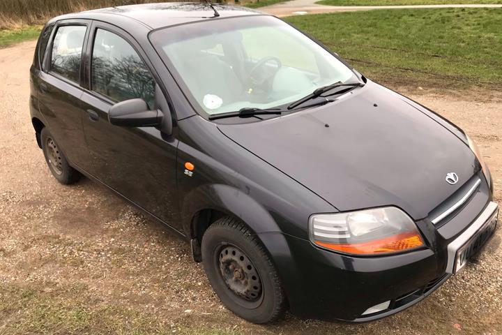 Sort Daewoo Kalos fra 2004