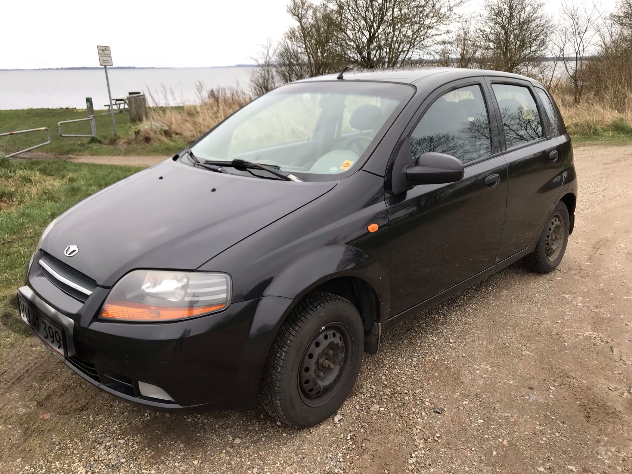 Sort Daewoo Kalos fra 2004