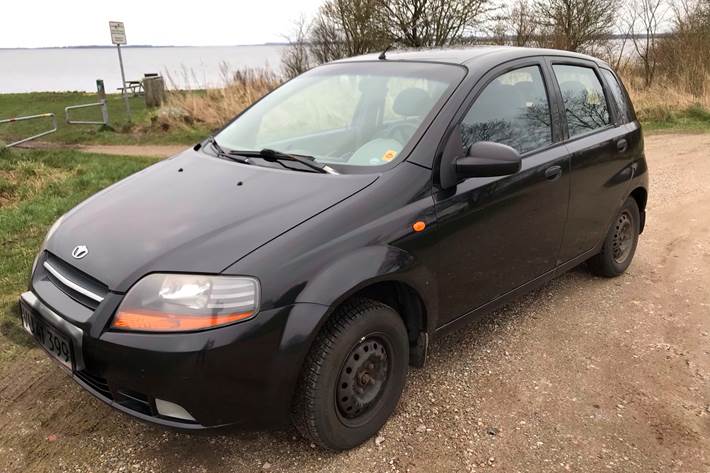 Sort Daewoo Kalos fra 2004