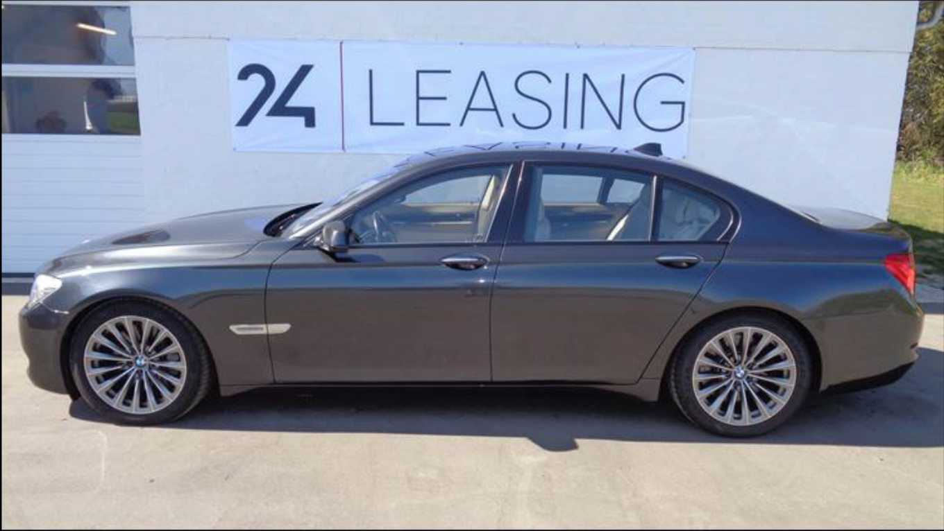 Sort BMW 760i fra 2010