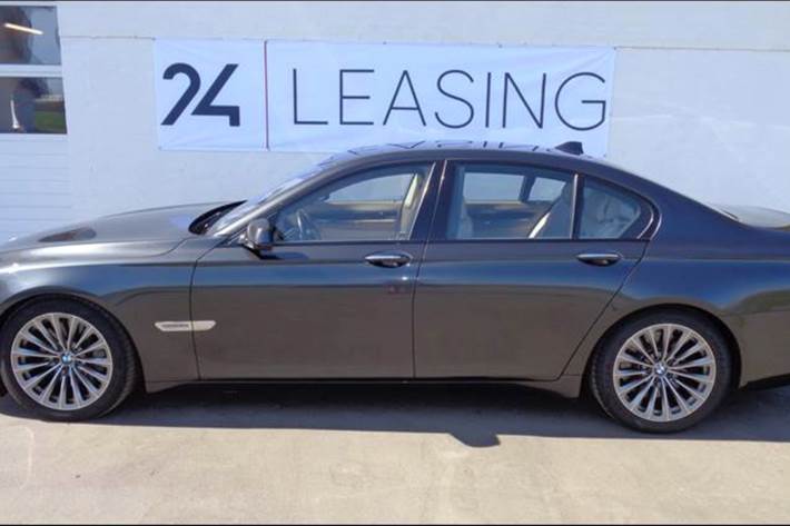 Sort BMW 760i fra 2010