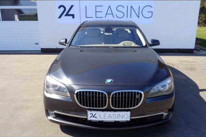Sort BMW 760i fra 2010