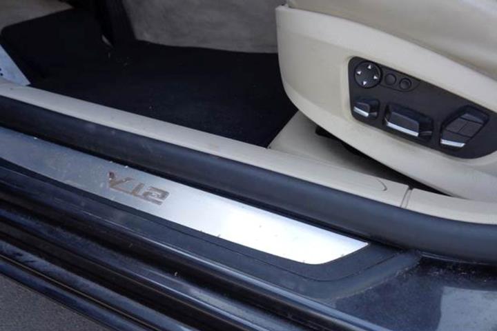 Sort BMW 760i fra 2010