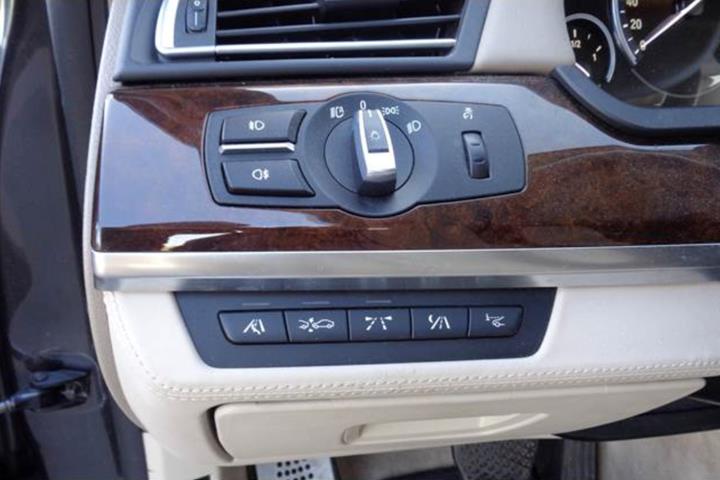 Sort BMW 760i fra 2010