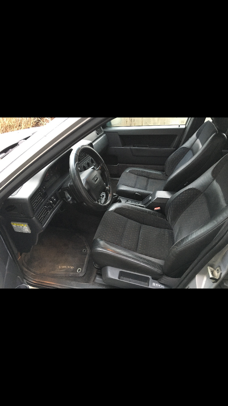 Grå Volvo 850 fra 1996