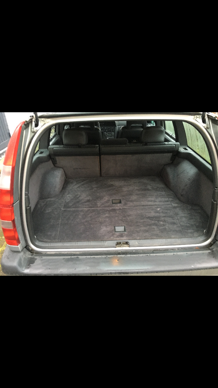 Grå Volvo 850 fra 1996