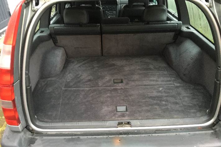 Grå Volvo 850 fra 1996