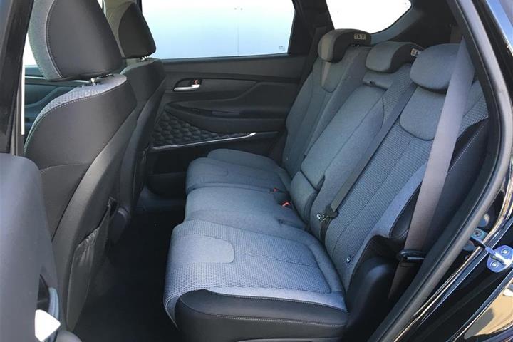Sort Hyundai Santa Fe fra 2020
