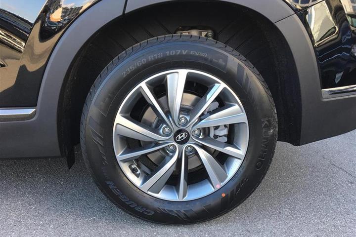 Sort Hyundai Santa Fe fra 2020