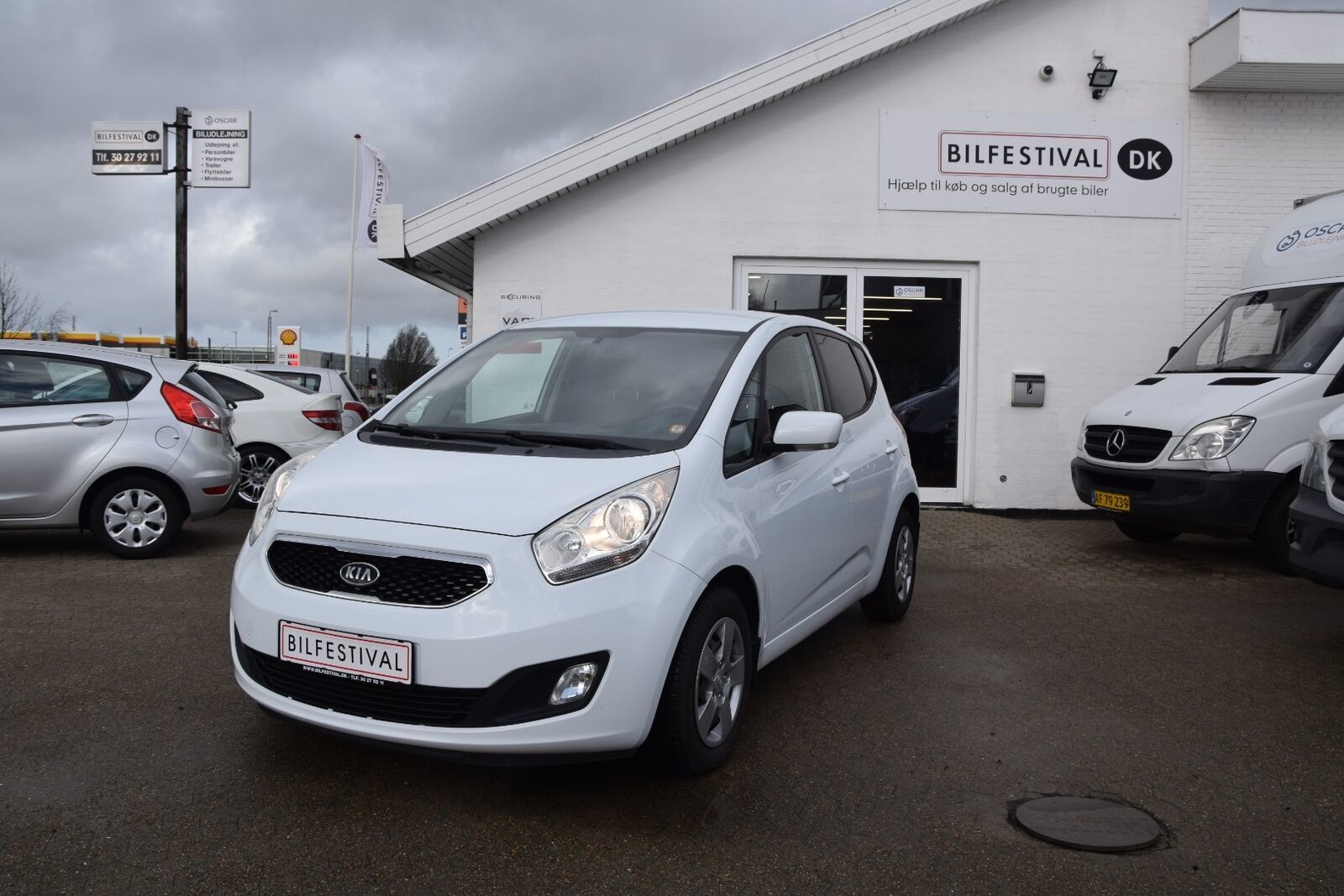 Grå Kia Venga fra 2013