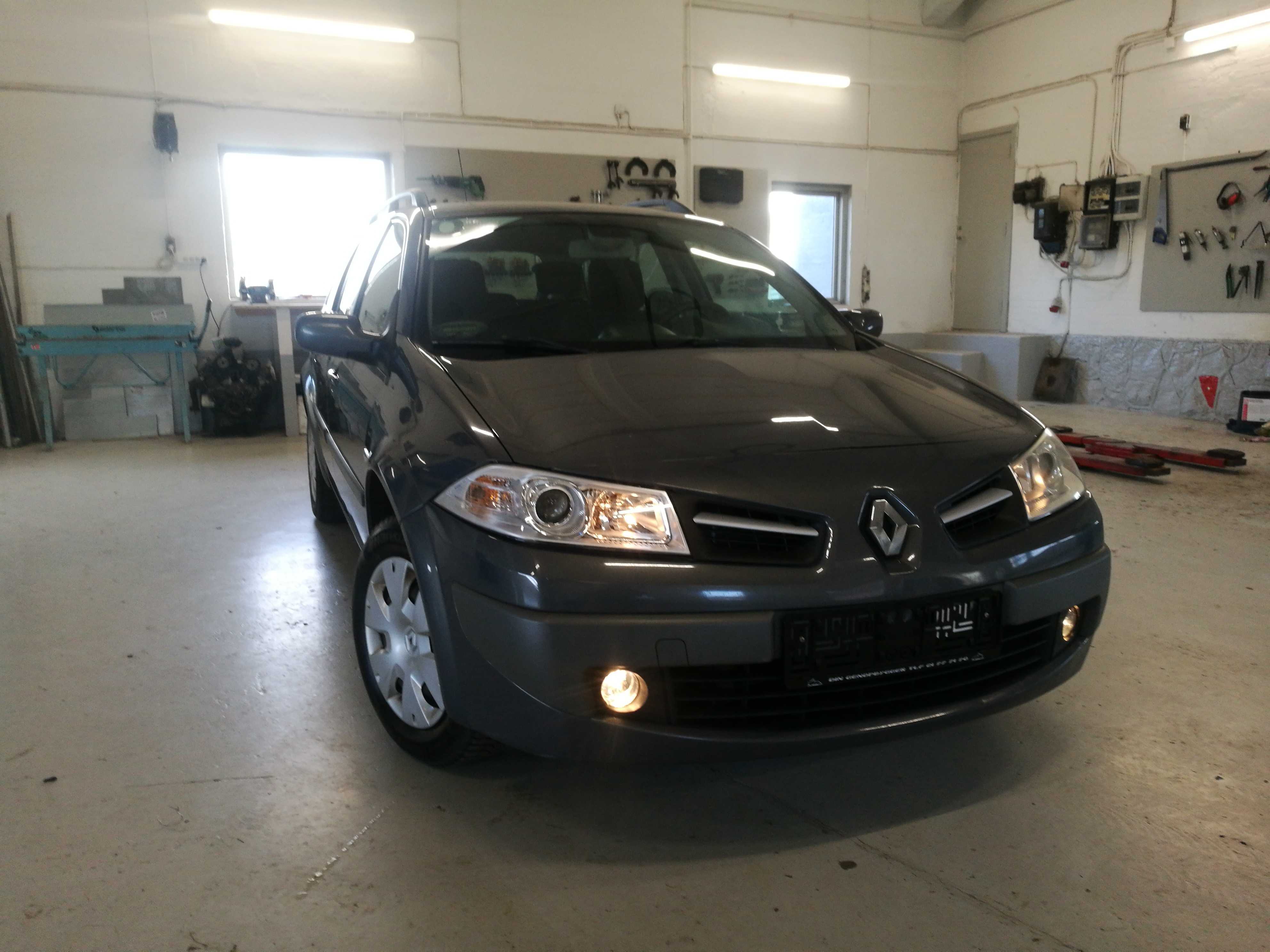 Grå Renault Mégane fra 2007