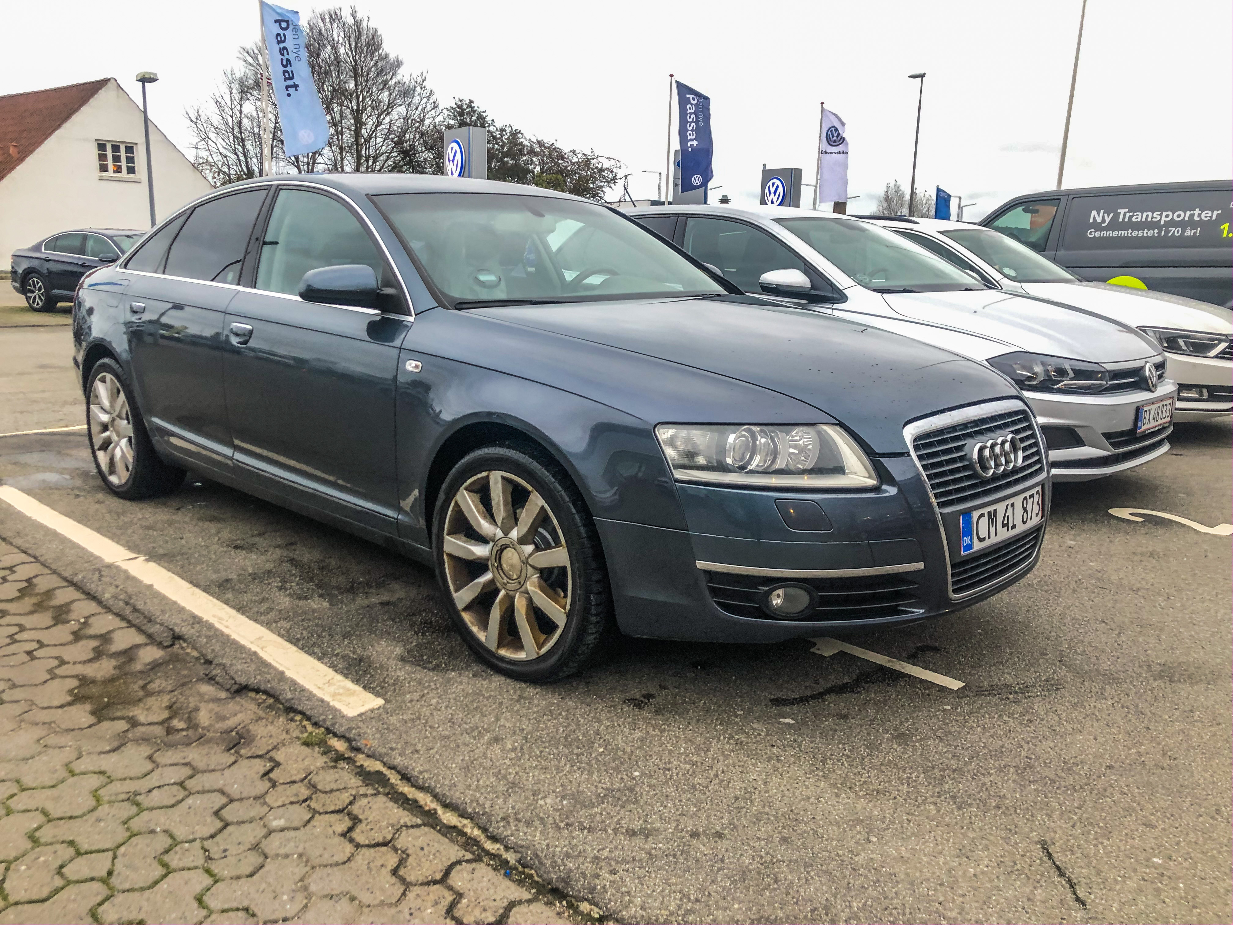 Grå Audi A6 fra 2005