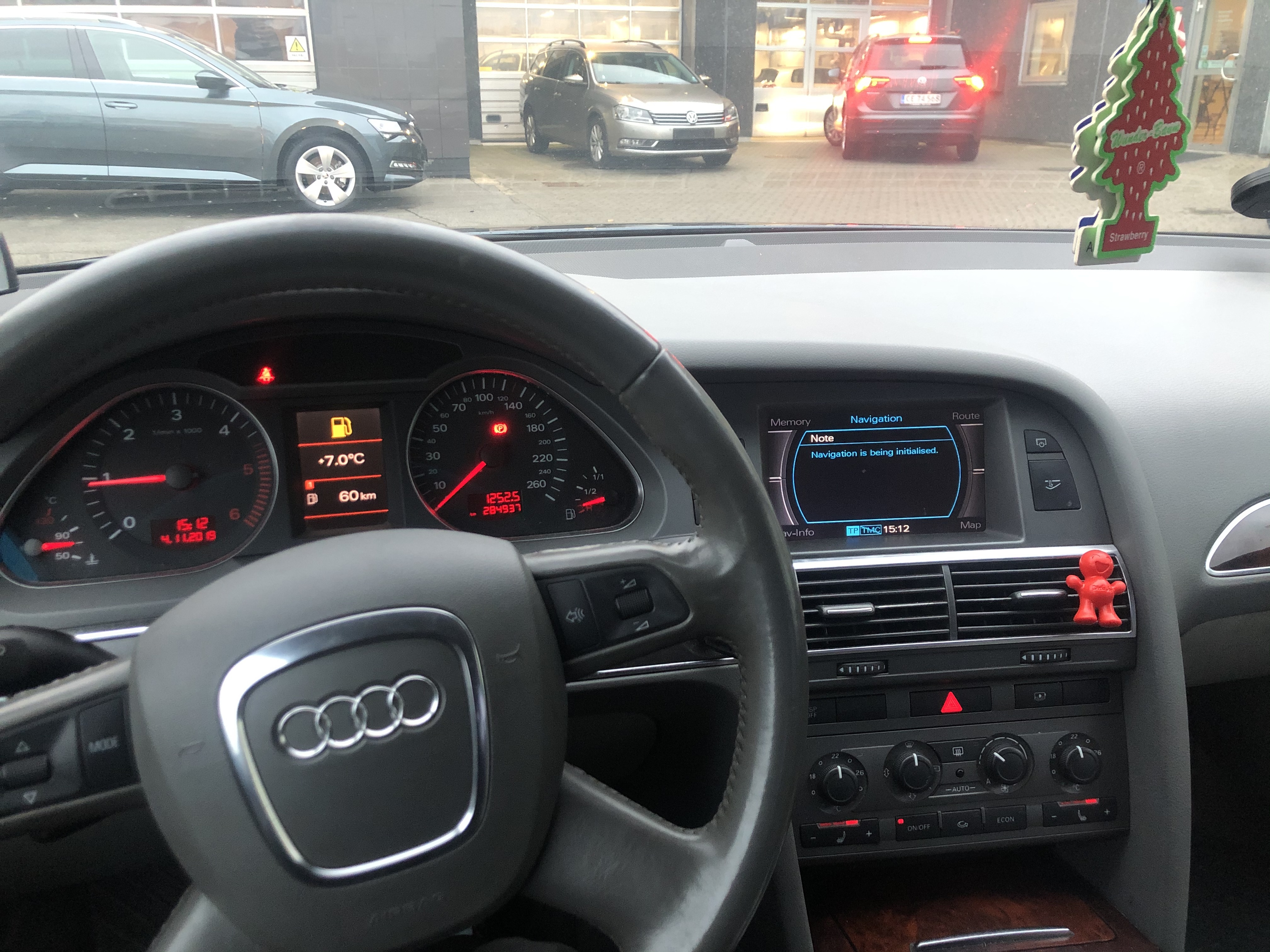 Grå Audi A6 fra 2005