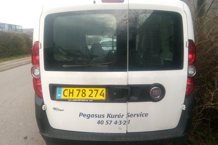 Hvid Fiat Doblò Cargo fra 2010