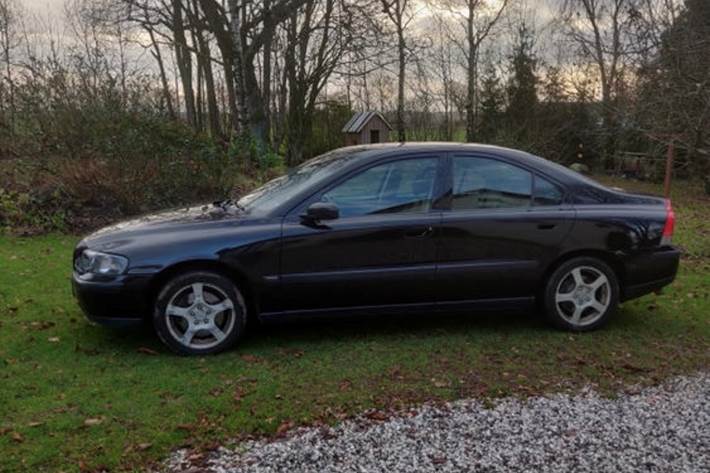 Sort Volvo S60 fra 2003