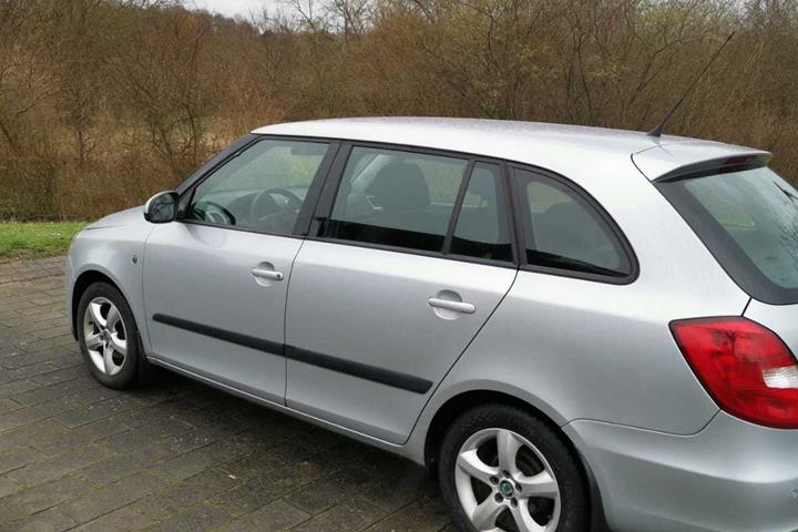 Sølv Skoda Fabia fra 2010