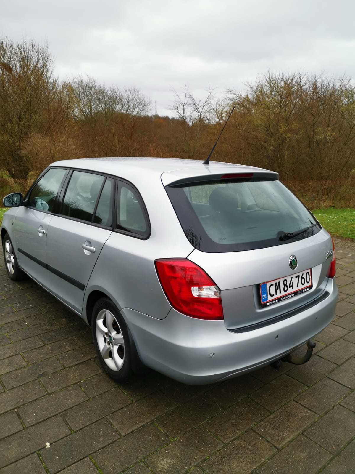 Sølv Skoda Fabia fra 2010