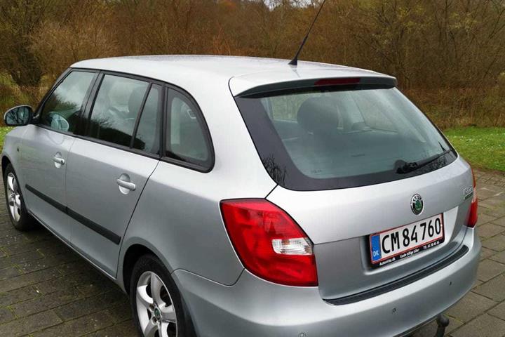 Sølv Skoda Fabia fra 2010