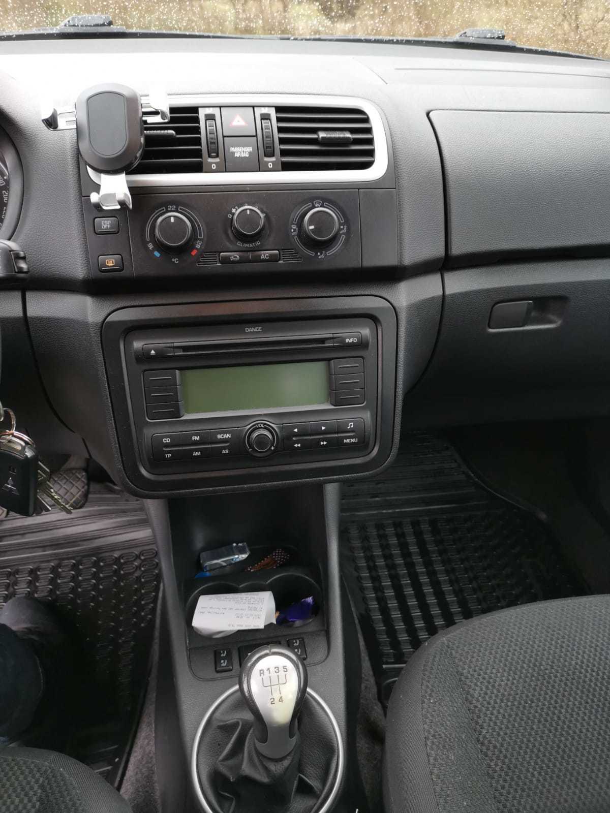 Sølv Skoda Fabia fra 2010